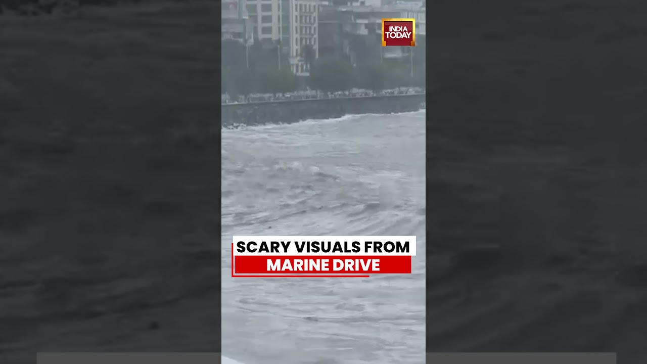 Виды на Marine Drive во время сильных дождей в Мумбаи #marinedrive #дождивмумбаи