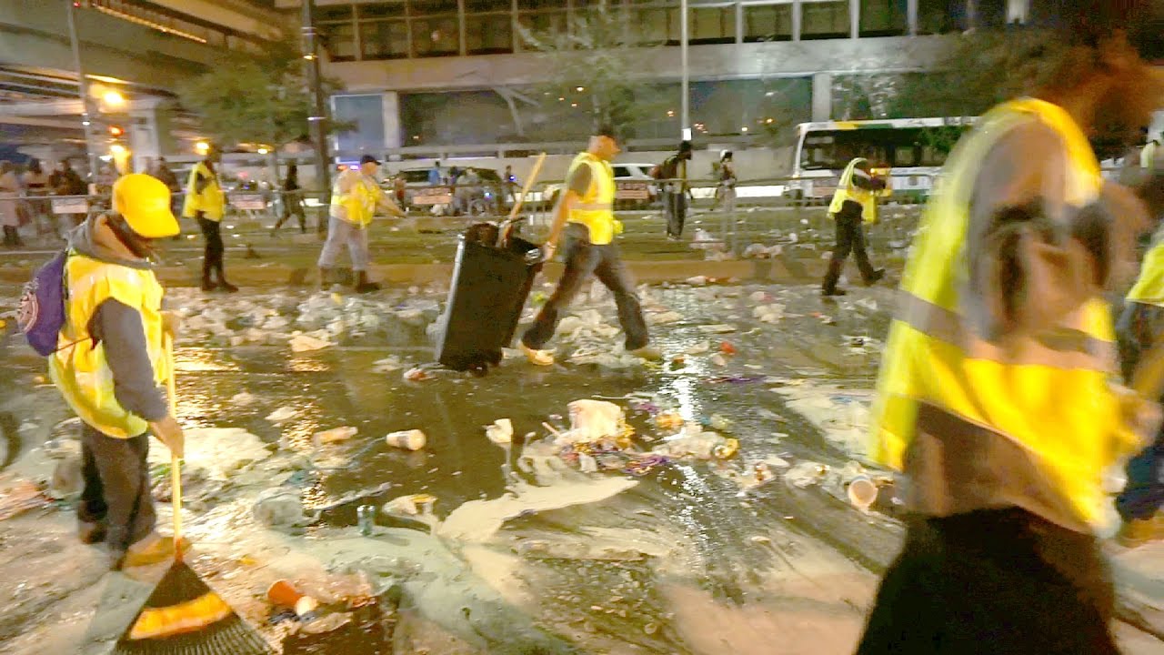 See Mardi Gras’ spectacular cleanup crew in action