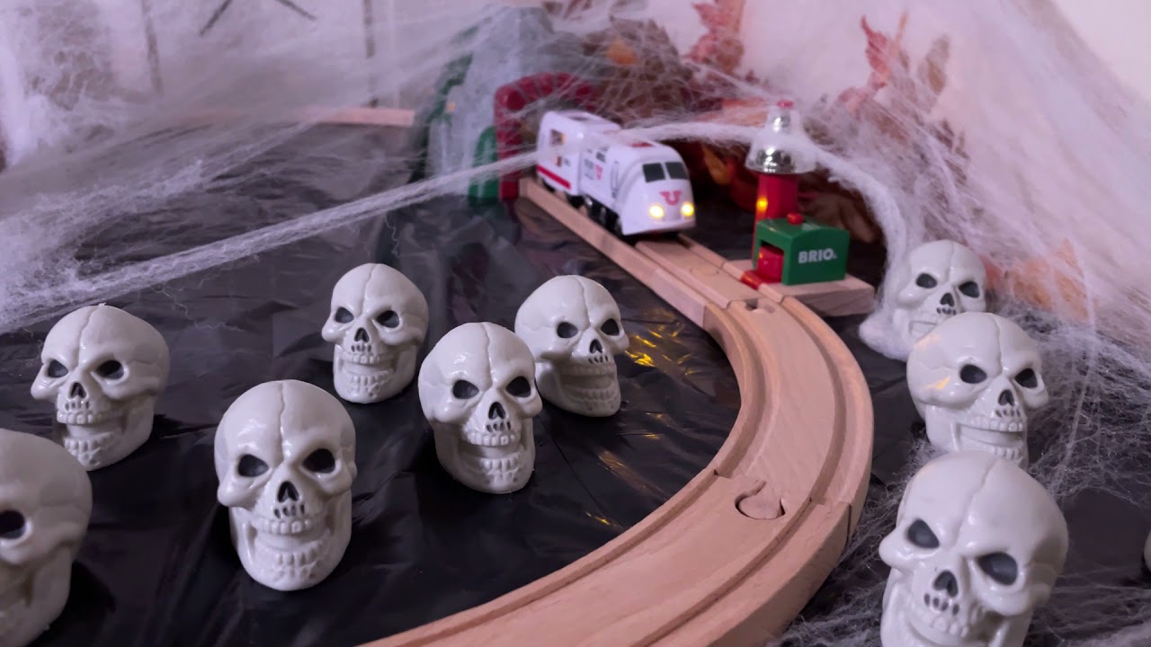 The Skeleton Train - spooky Halloween Brio train for kids