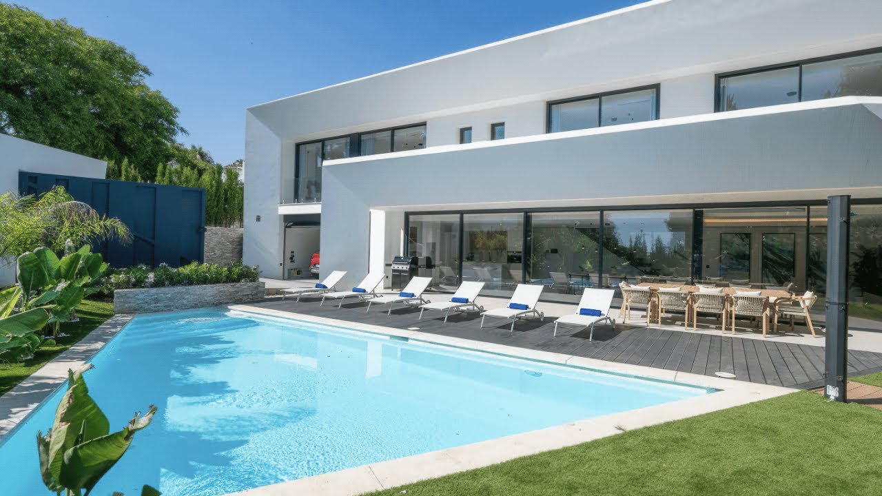 BEACH! 1.895.000&euro; Marbella East Villa 4 Beds DV3467