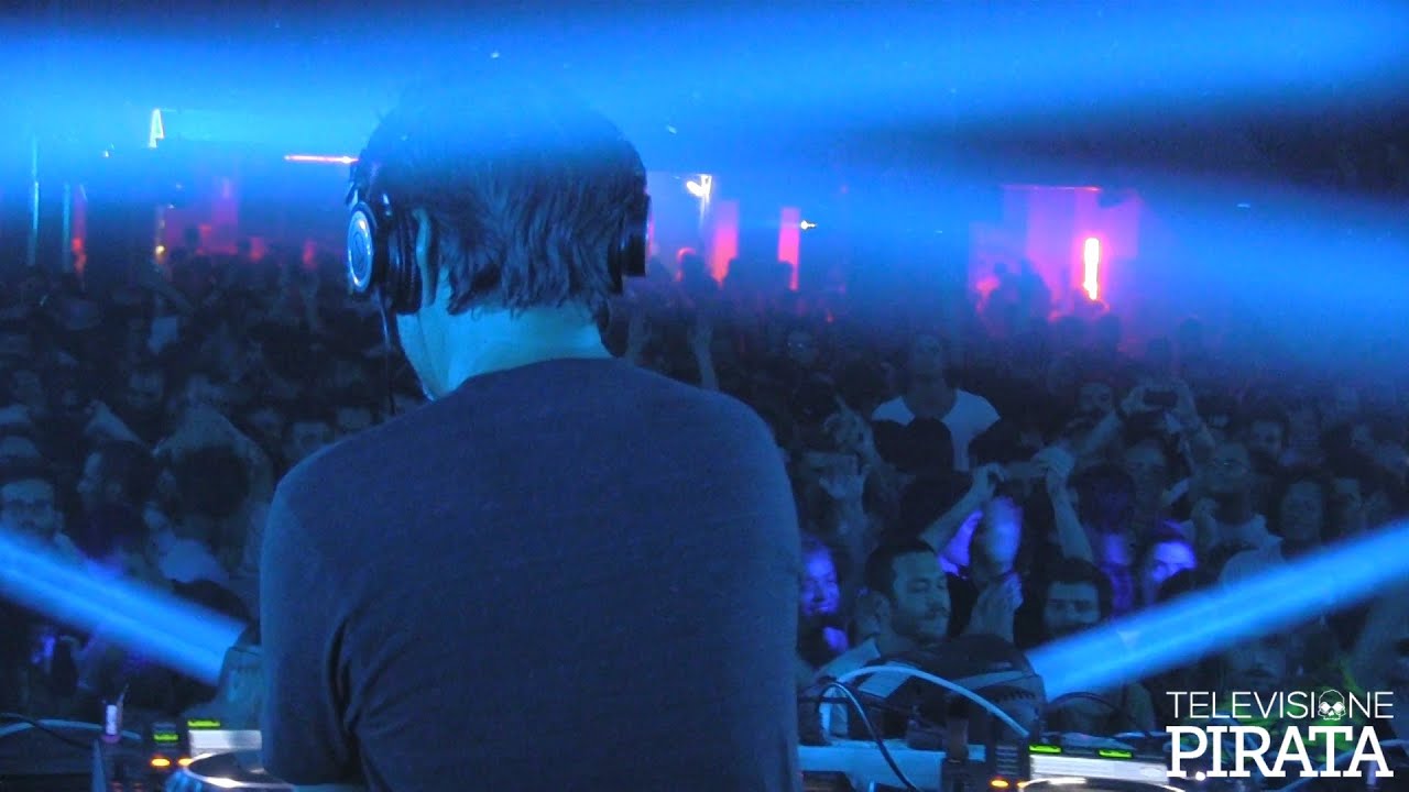 Laurent Garnier dj set - XX Years of electronic music in Bologna || Link Associated