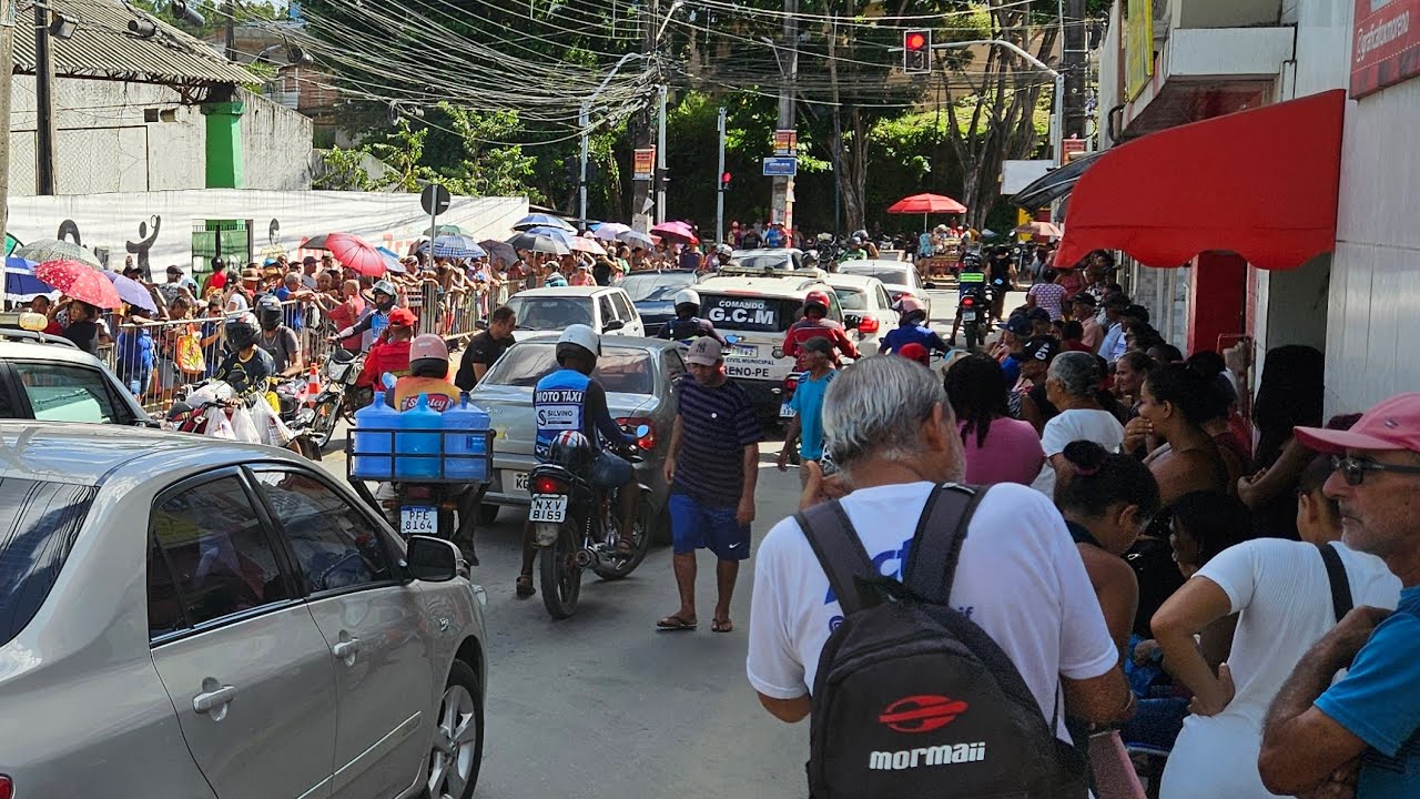 MORENO PE 17 toneladas de peixe  entregue pela prefeitura gratuito 15.000 pessoa na rua  2025