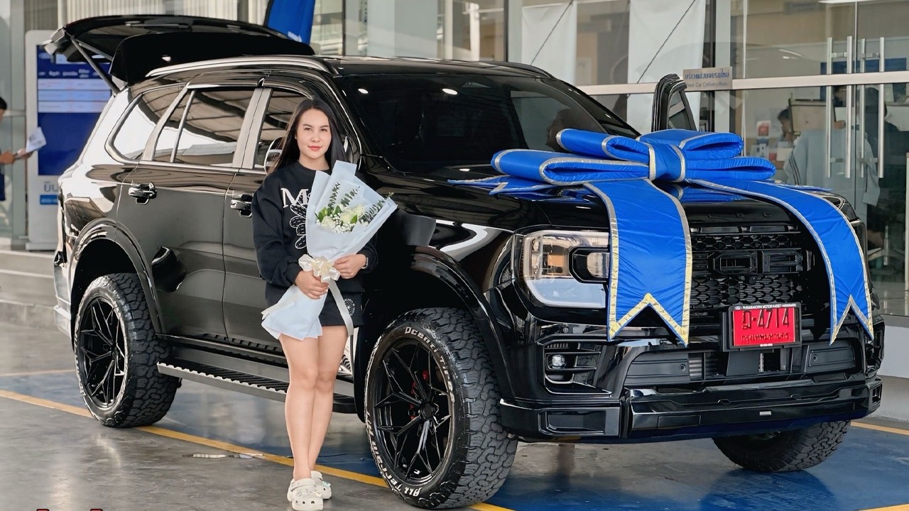 Live Stream! Handing Over The Car Ford Everest Sport Victor to P'Bee and Nong Yong Thailand Review