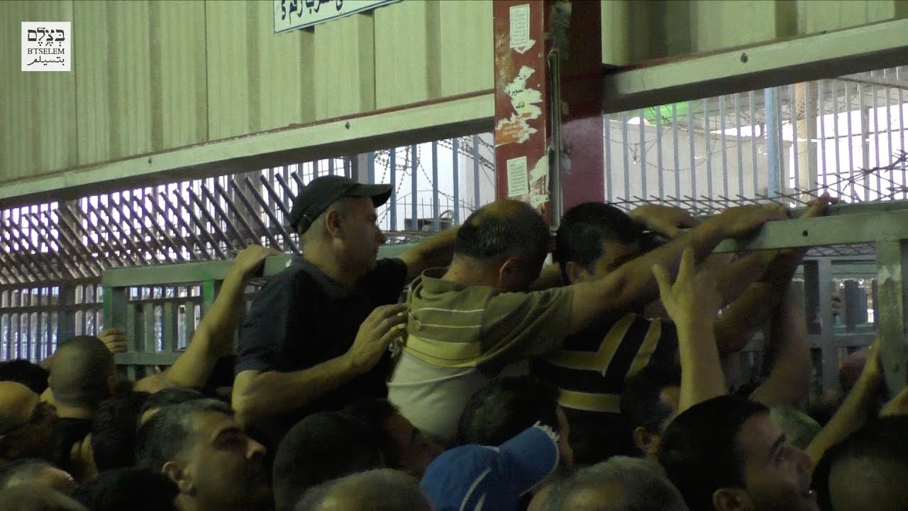 Inhuman conditions for Palestinian workers entering Israel: Qalandia Checkpoint, June 2016