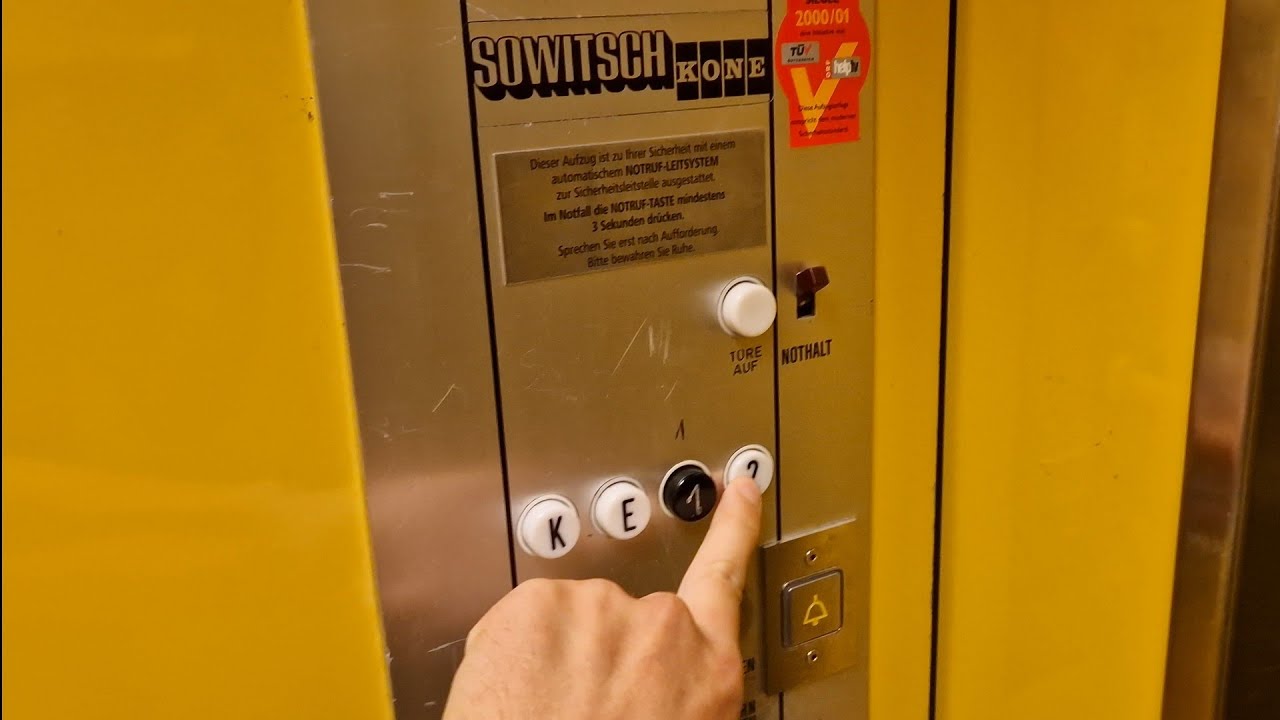 Originaler Sowitsch NPN8 Aufzug (Original old Sowitsch NPN8 lift) @Wiedleite 103, 8990 Bad Aussee