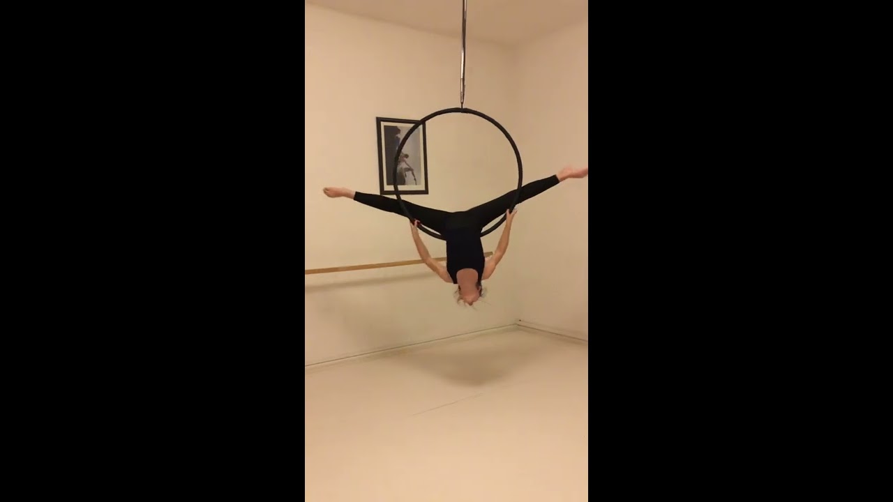 Segui Fabian Eszter Artpole Studio aerial hoop training