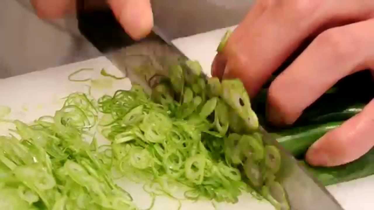 Japanese knife skills - how to cut spring onions