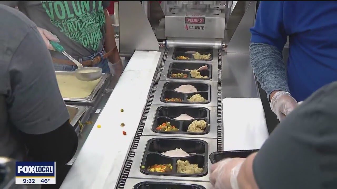 Meals on Wheels delivers Thanksgiving food to 5,000 homebound seniors
