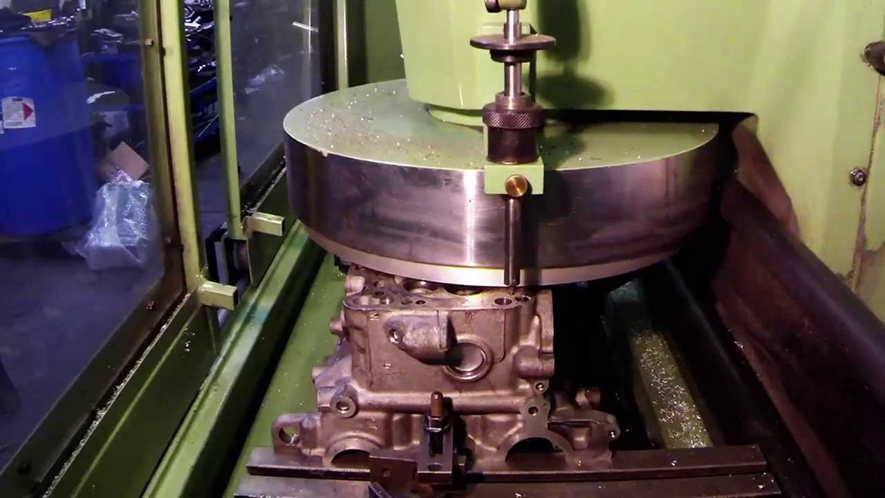 Cilinderkop Vlakken viercilinder - Antwerp Auto Stock