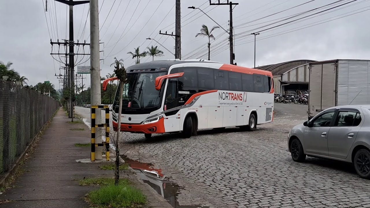 Movimento De Ônibus Na Fábrica Da Busscar Com Muito Carros Saindo Pra Entrega pro Chile 