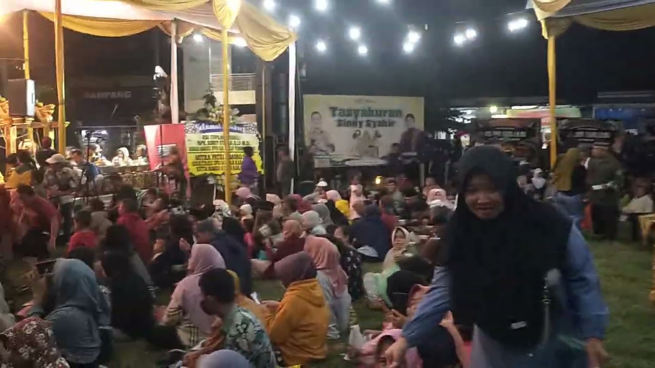 syukuran penggede kab. cilacap. wayangan dalang Eko dan Sekar Bima. selamat dan sukses