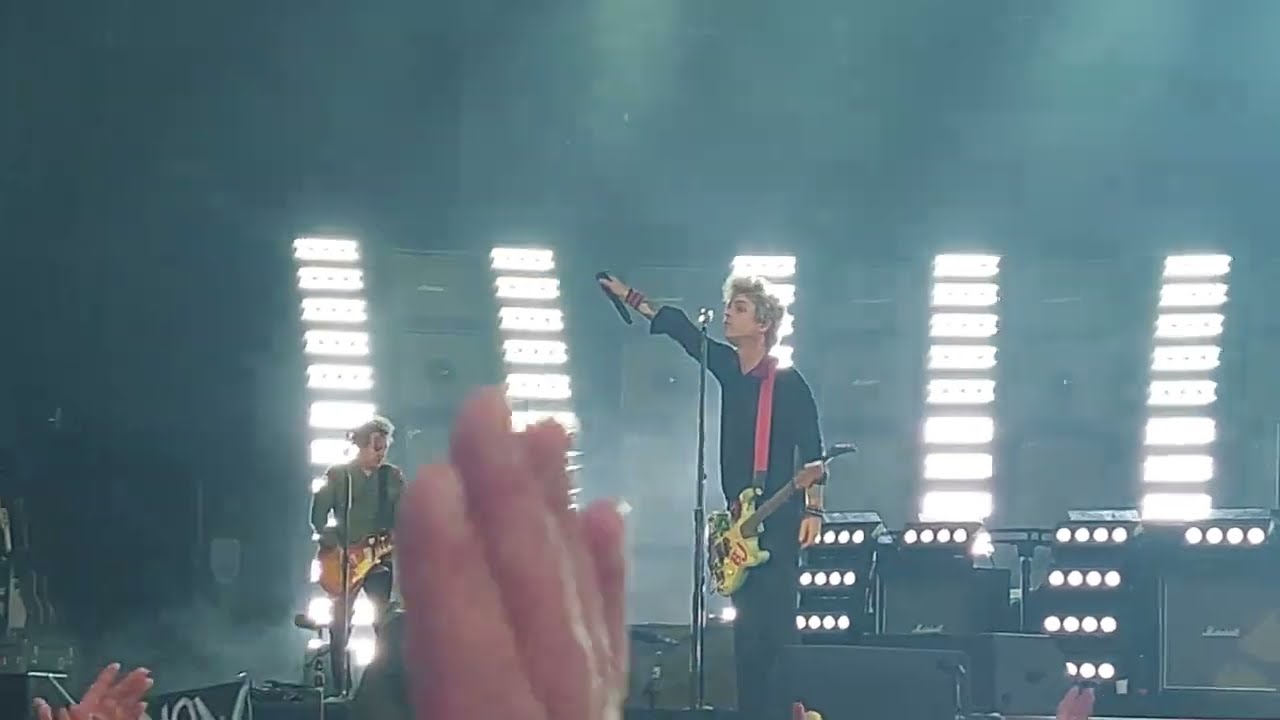 Green Day - The American Dream Is Killing Me/ Burnout(Live)(Bellahouston Park, Glasgow, 25/06/2024)