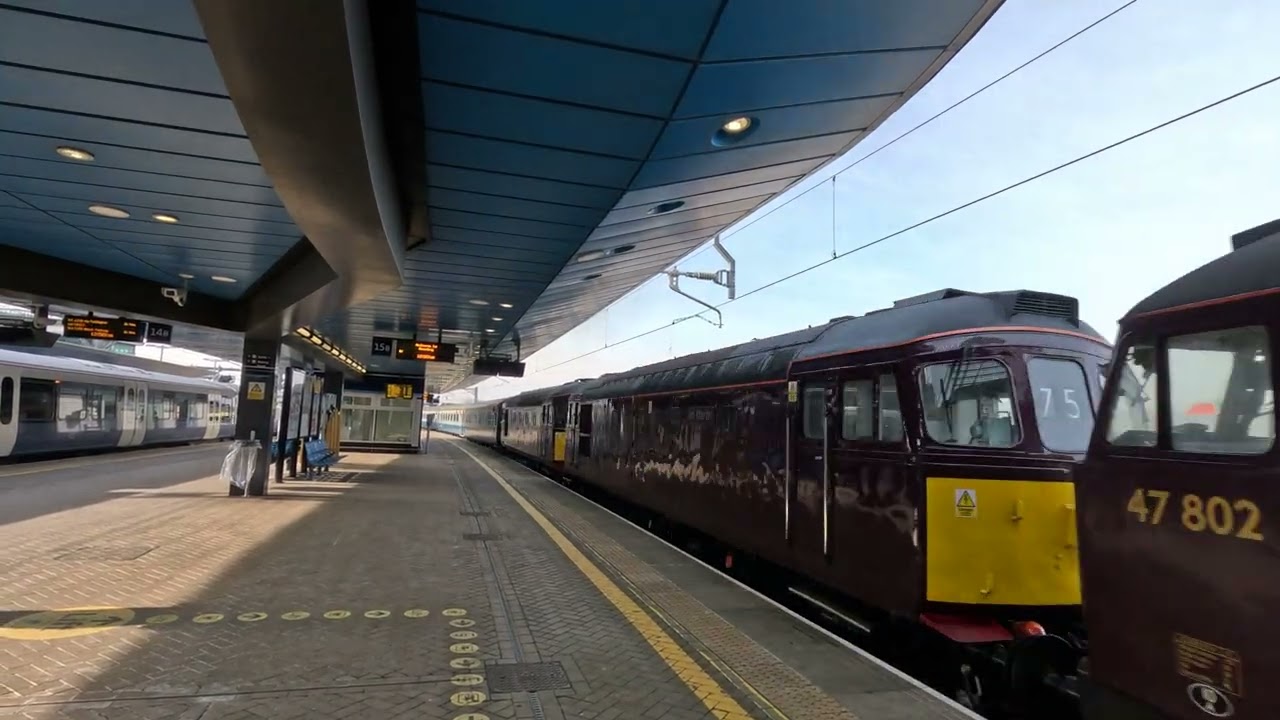 47802 33029 and 33207 triple header to southall wcr.