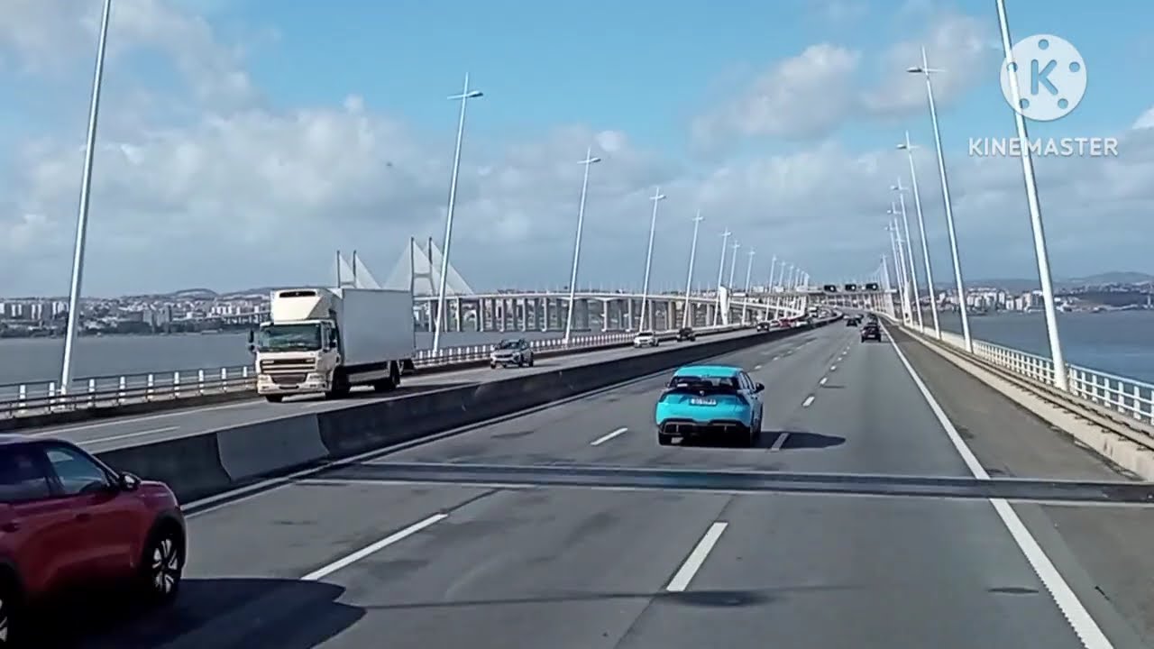 Puente Vasco de Gama. Portugal.