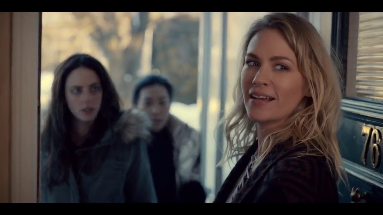 Spinning out - Kat Baker moving out scene s1 e02