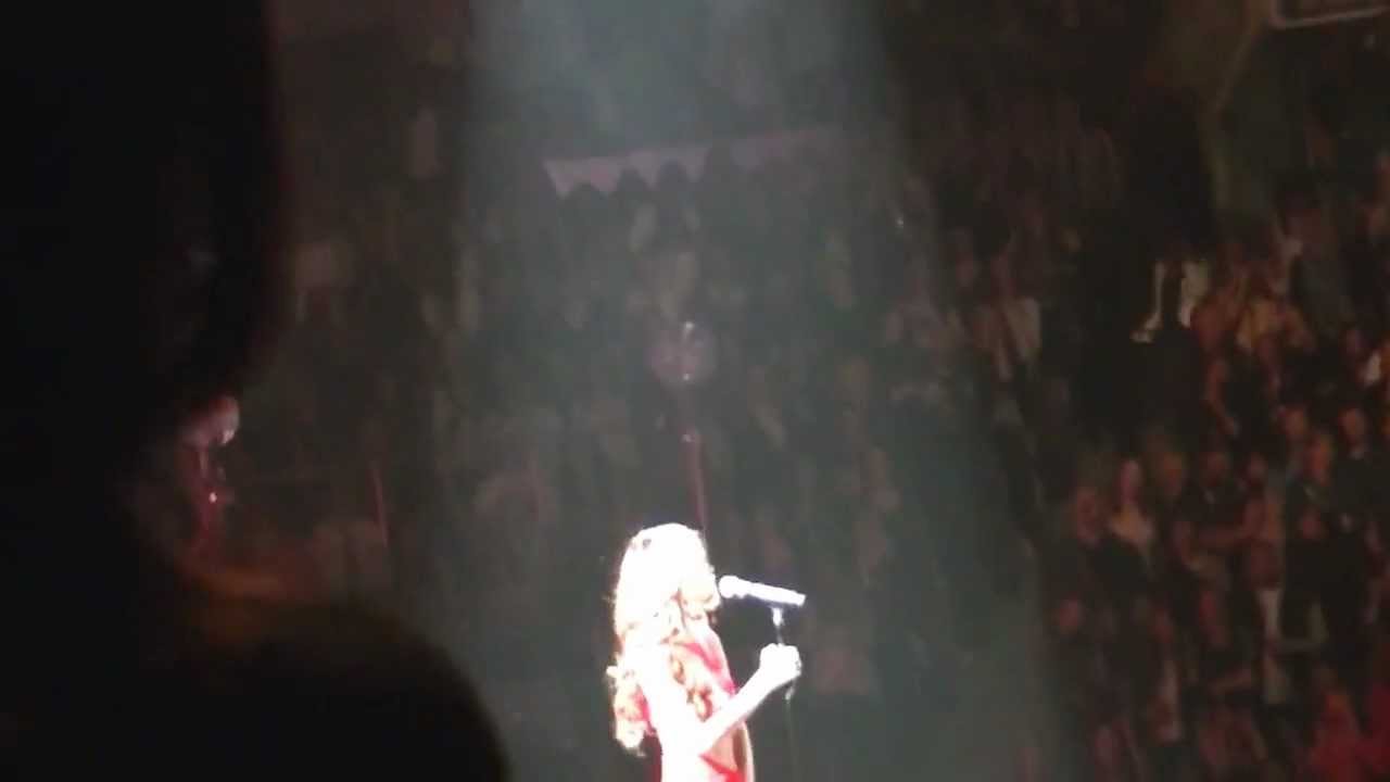 rihanna love the way you lie / take a bow / cold case love live