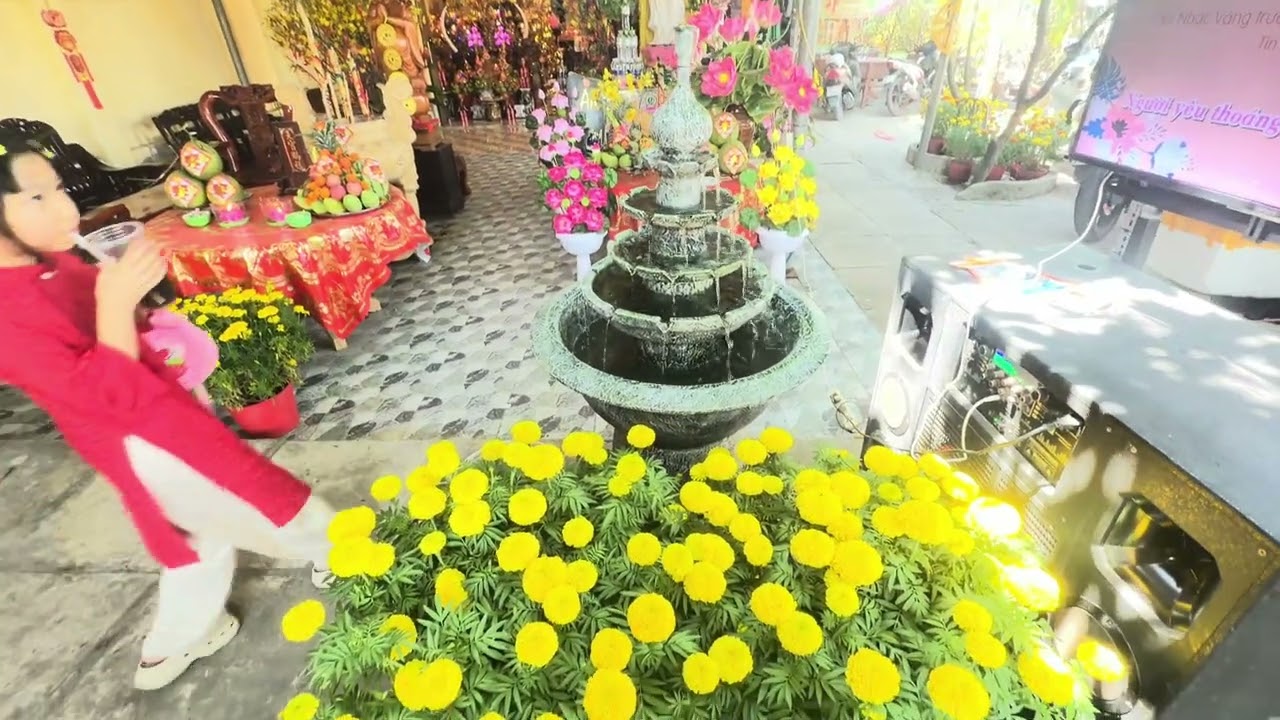 Mùng 1 gia đình má Hạnh