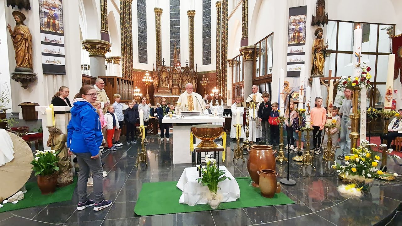 2022 Parochiale paaswake Sint Egidiuskerk met wijding van het water, het licht en het vuur.