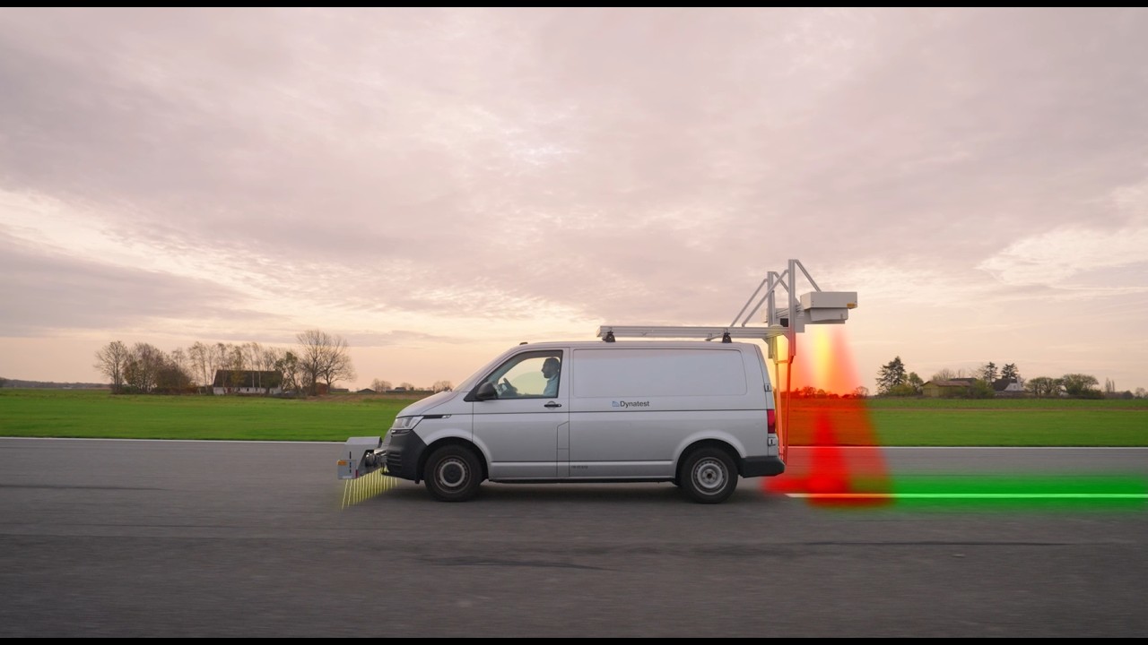 Parece una furgoneta. Es una unidad de inteligencia vial | MFV Dynatest