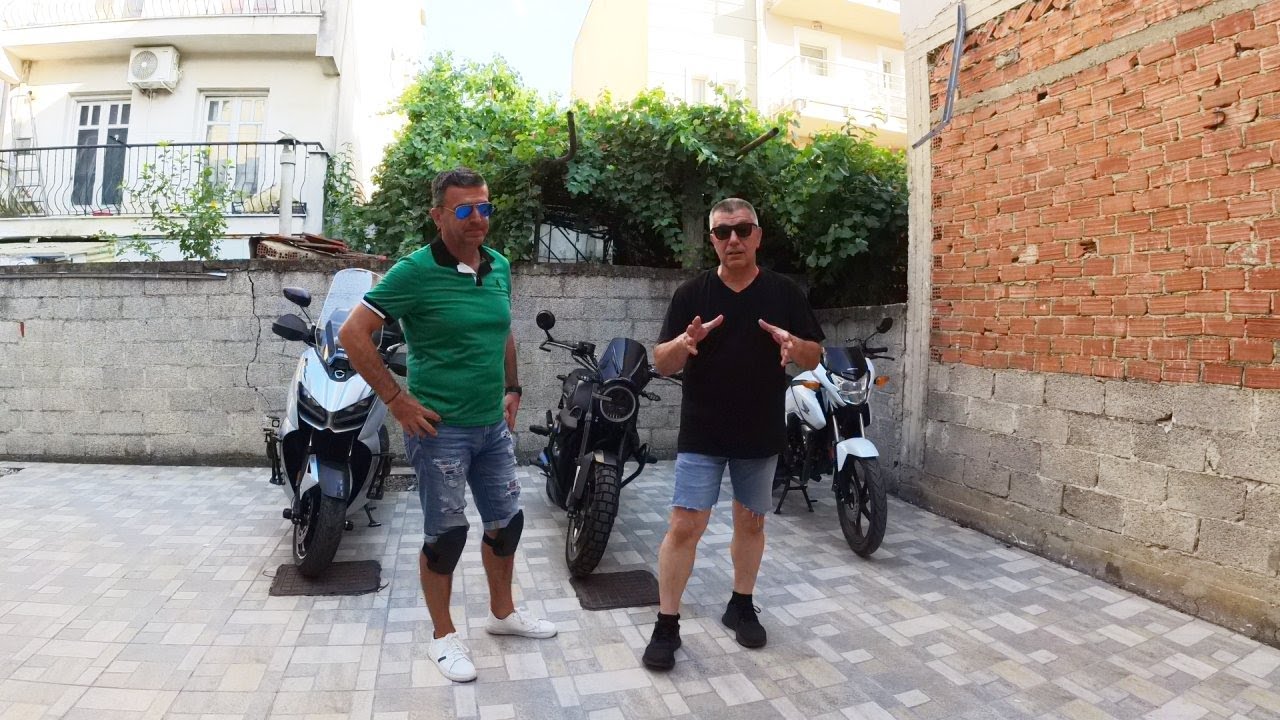 Βάζουμε αξεσουάρ στο Zontes G200 ....