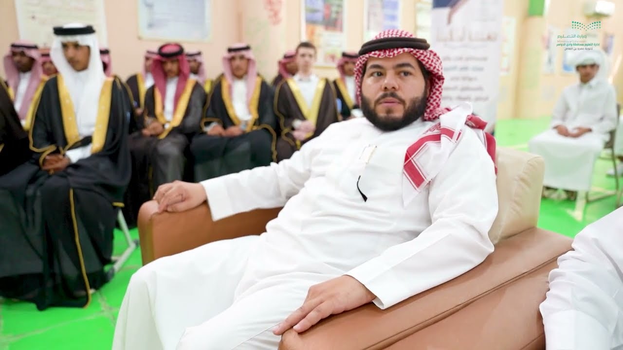 ثانوية عمرو بن العاص تودع خريجيها ومعلميها المنقولين وتختتم أنشطتها المدرسية
