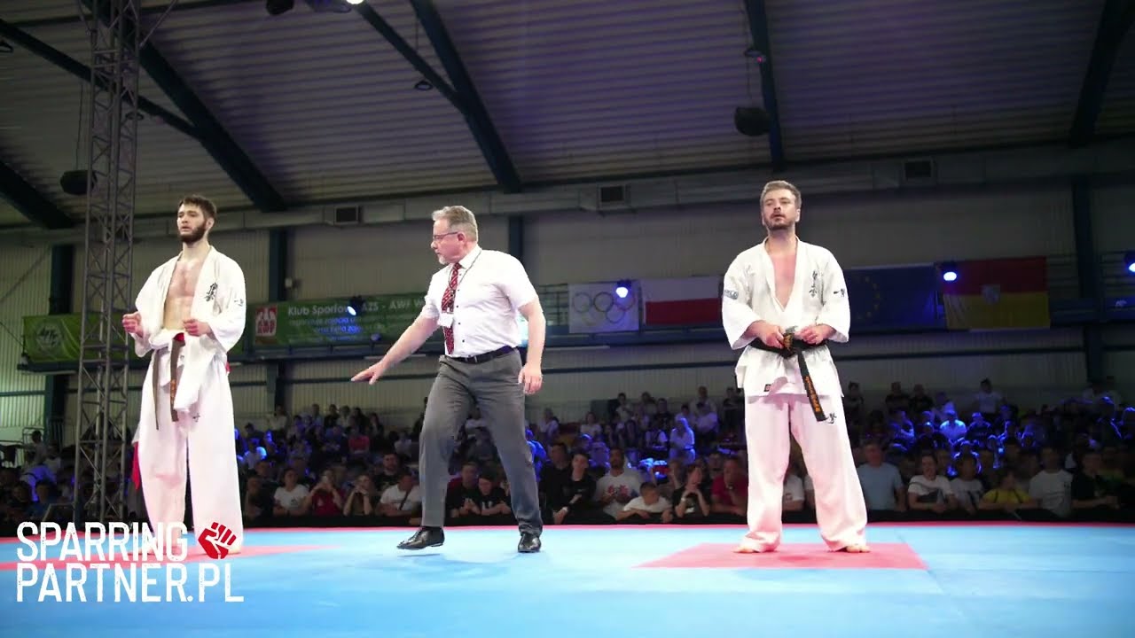 Nolan Blatry vs Oskar Mazurkiewicz Man -80kg European Karate Kyokushin Championships