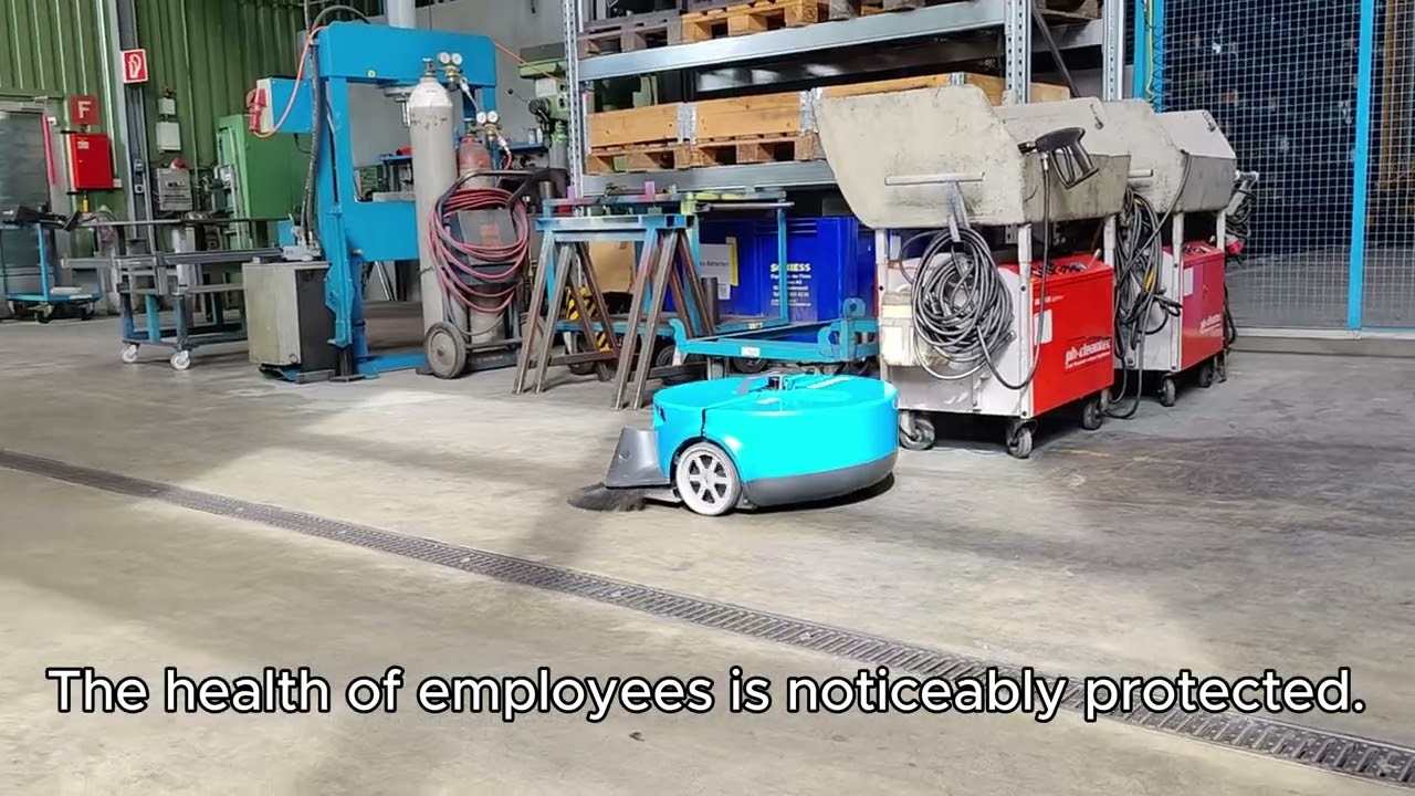 The K900 cleans the steel portal SCHMOBI.CH