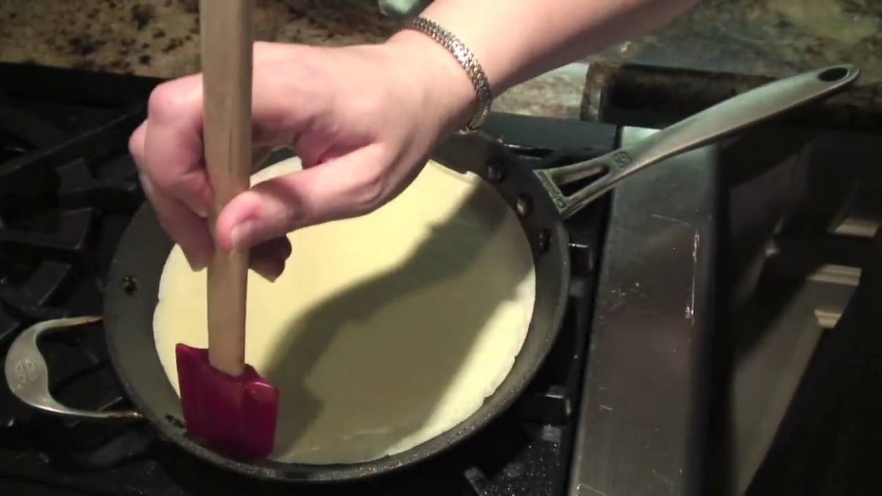 Cream cheese strawberry crepes.mov