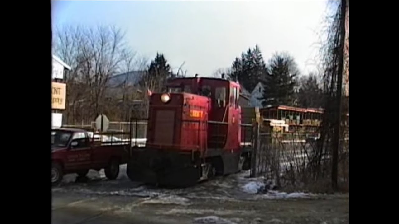 Claremont-Concord Railroad 31 General Electric 44-Tonner Derailment Due To Ice On Tracks 2/17/92