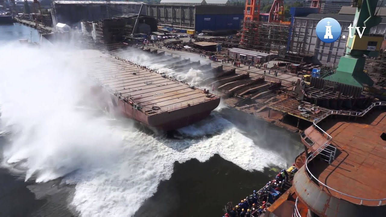 Wodowanie statku PSV w Stoczni Remontowa Shipbuilding