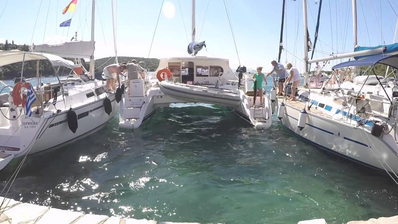 Docking Catamaran in 20 Knots of Cross Wind