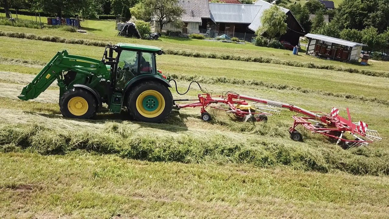 John Deere 6115 RC + Pottinger - Eurotop 691 A [Shrnování trávy v Pozděchově] - (14.6.2022)