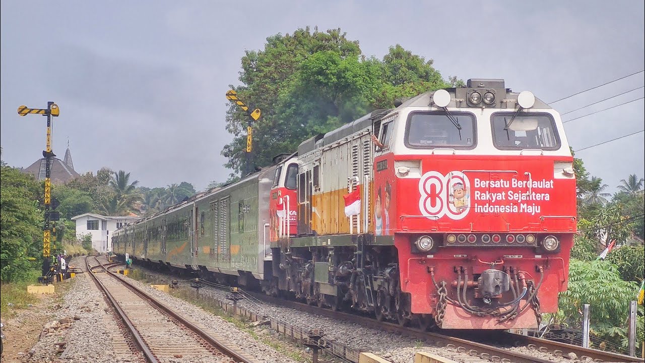 KENA PRANK PARAH ! AKHIRNYA DAPAT JUGA LOKOMOTIF MERAH TERBARU EDISI HUT RI KE 80 Ft JUMBO !