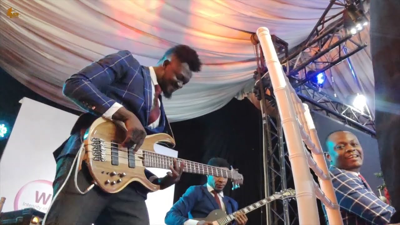 When The Bassist Starts The Intro 🙆‍♀️ 'Tambira Jehova' Joyous Celebration | African Praise 2022