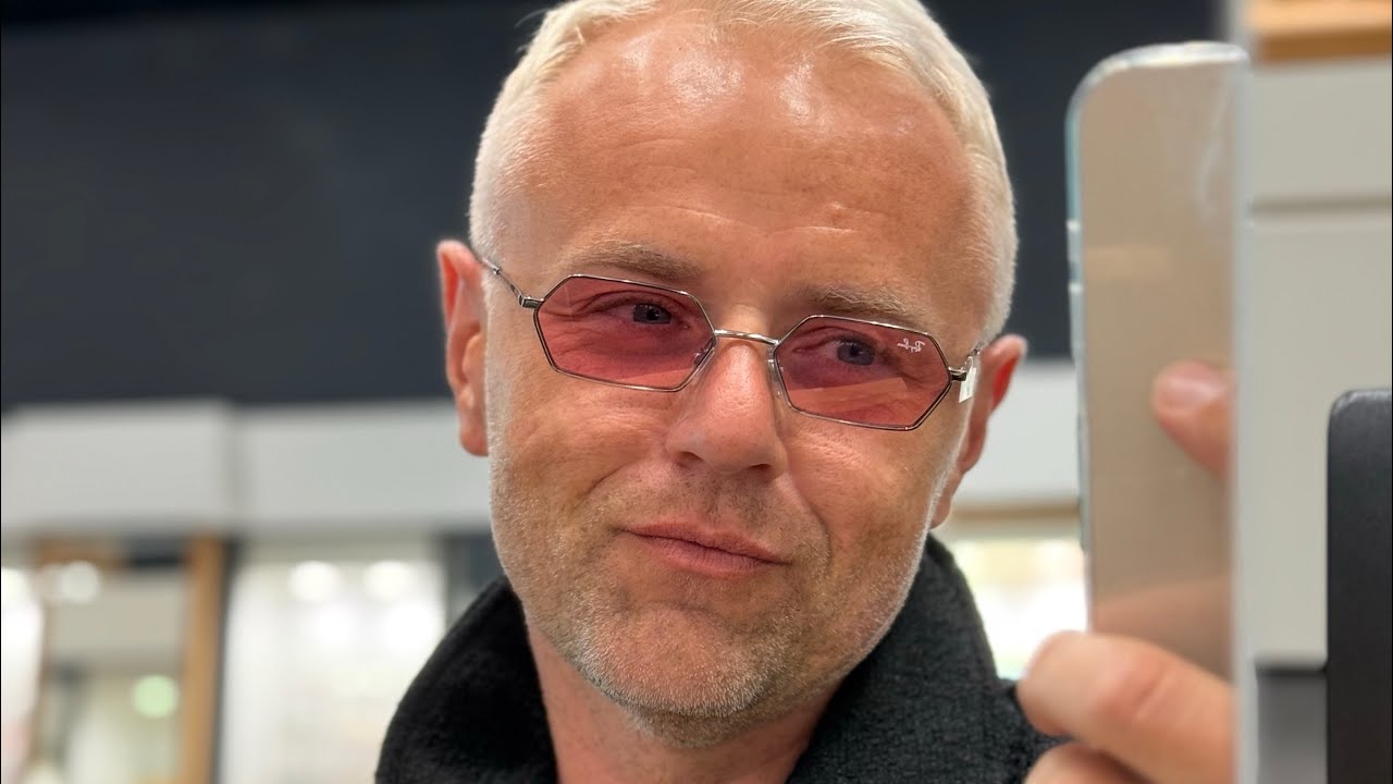 БАМА осталась ни с чем. Спонтанный шоппинг. Купил три пары очков 😎 и даже розовые.
