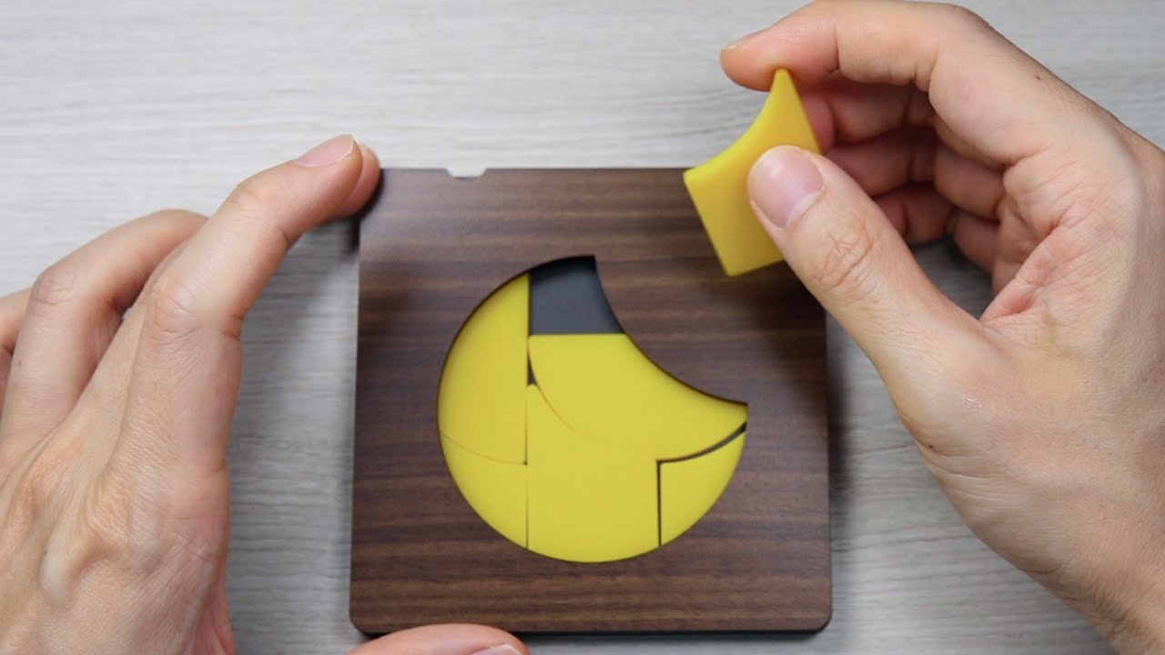 A hidden gem!  Beautiful and satisfying packing puzzle! Patchwork Moon by Kohfuh Satoh #toys
