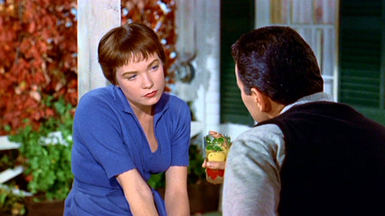 Autumn Serenade by The Modernaires (1945) – Vintage Halloween Movies