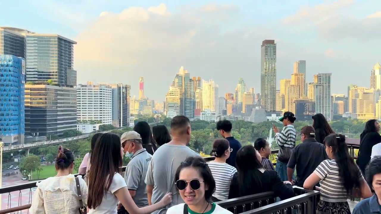 🇹🇭 4K HDR | Dusit Central Park in Bangkok Thailand 