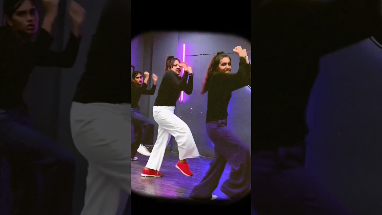 gali gali mai firta hai tu kyu banke Banjara song little girl dance.