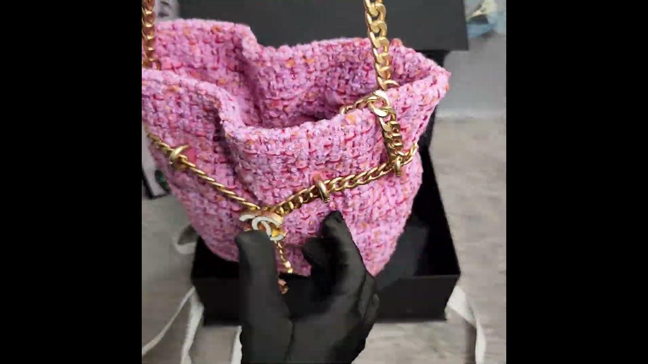 Chanel Tweed Bucket Bag: A Chic Fusion of Classic and Contemporary