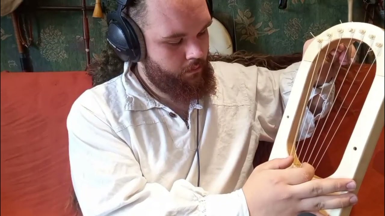 The sound of the Sutton-Hoo Lyre (7 Strings)