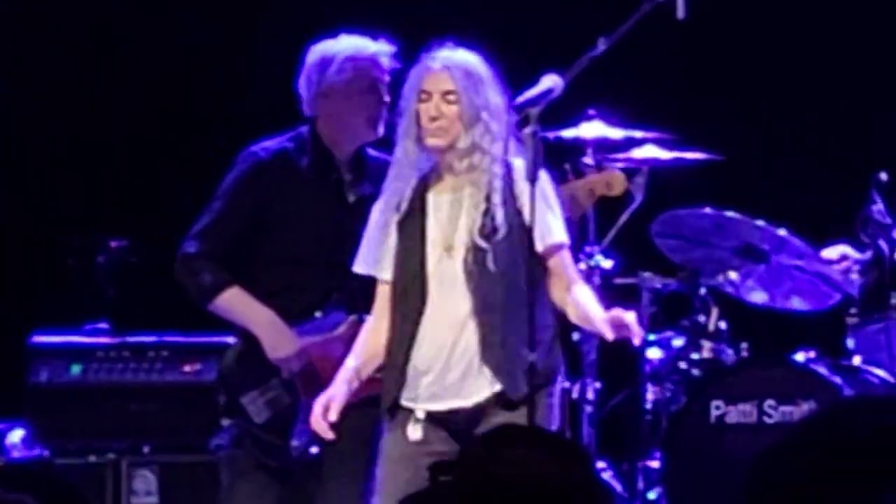 Patti Smith - Dancing Barefoot - 11/29/25 - The Met, Philadelphia, PA 