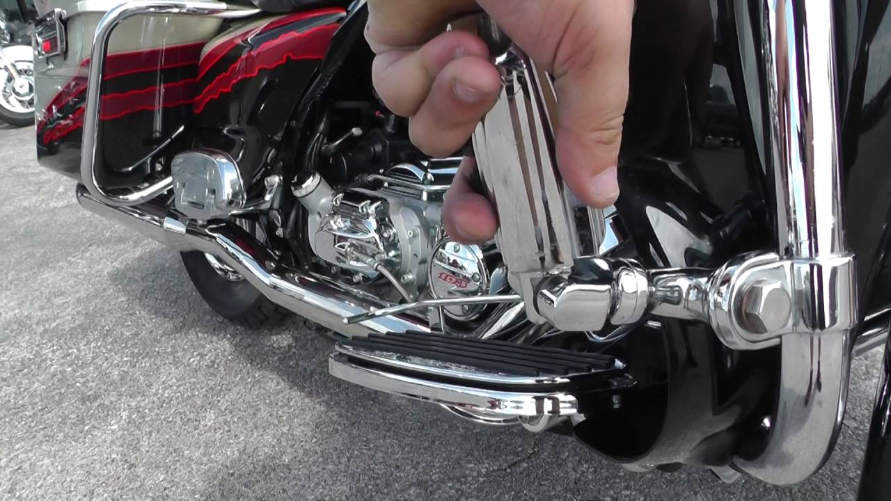 953346 - 2006 Harley Davidson CVO Ultra Classic FLHTCUSE - Used motorcycles for sale