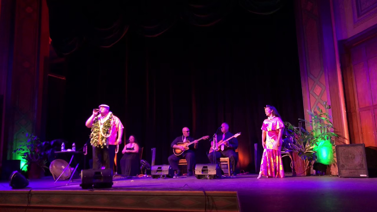 Kalani Pe'a - Kahunani No Ola'a (Live) feat. Miss Aloha Hula Natasha Oda