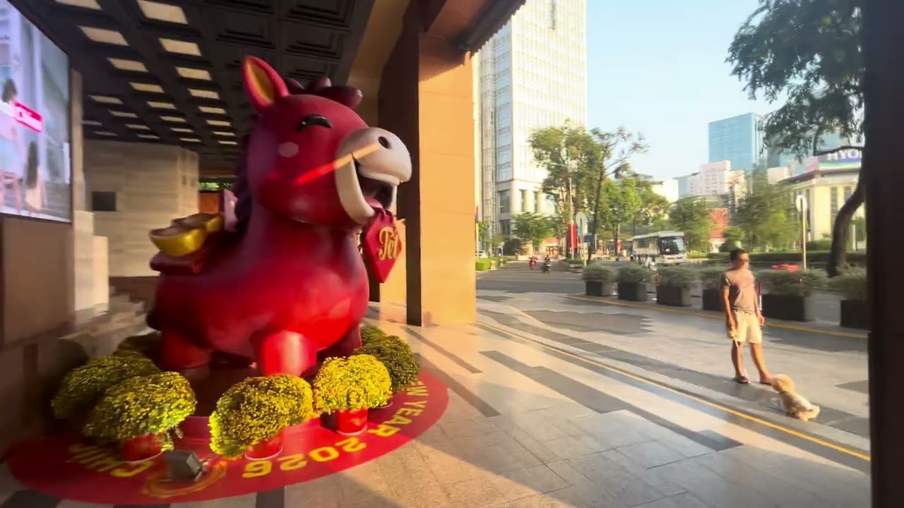 Đi thắp nhang Đức thánh Trần Hưng Đạo ở Sài Gòn - ngày Tết 