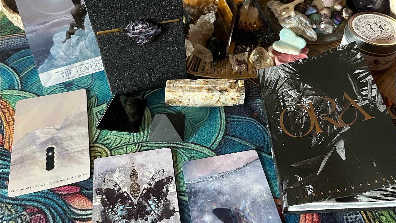 🪲The Emerald Papyrus Tarot 💛 Ora Guidebook📜| @levietateco 🖤| Levietate Co.Publishing🏺| Unboxing