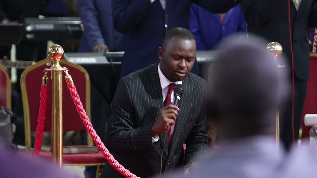 Pst Enoch - MTAKATIFU & KAMA SIO WEWE