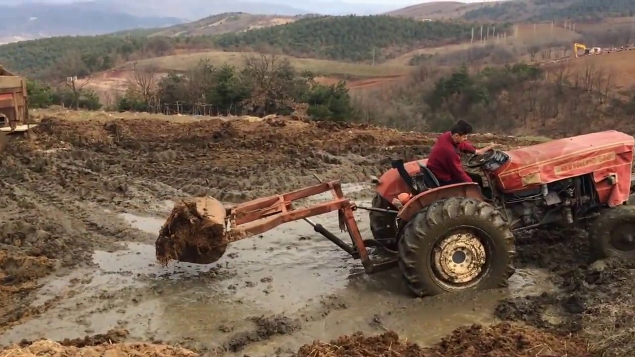 NEW HOLLAND 60C önkaldırma kepceyle gübre sarımı 2017(part1)