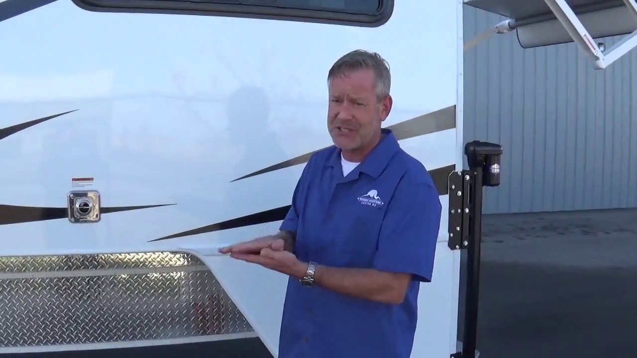 2019 Truck Camper Rugged Mountain Granite 9 RL