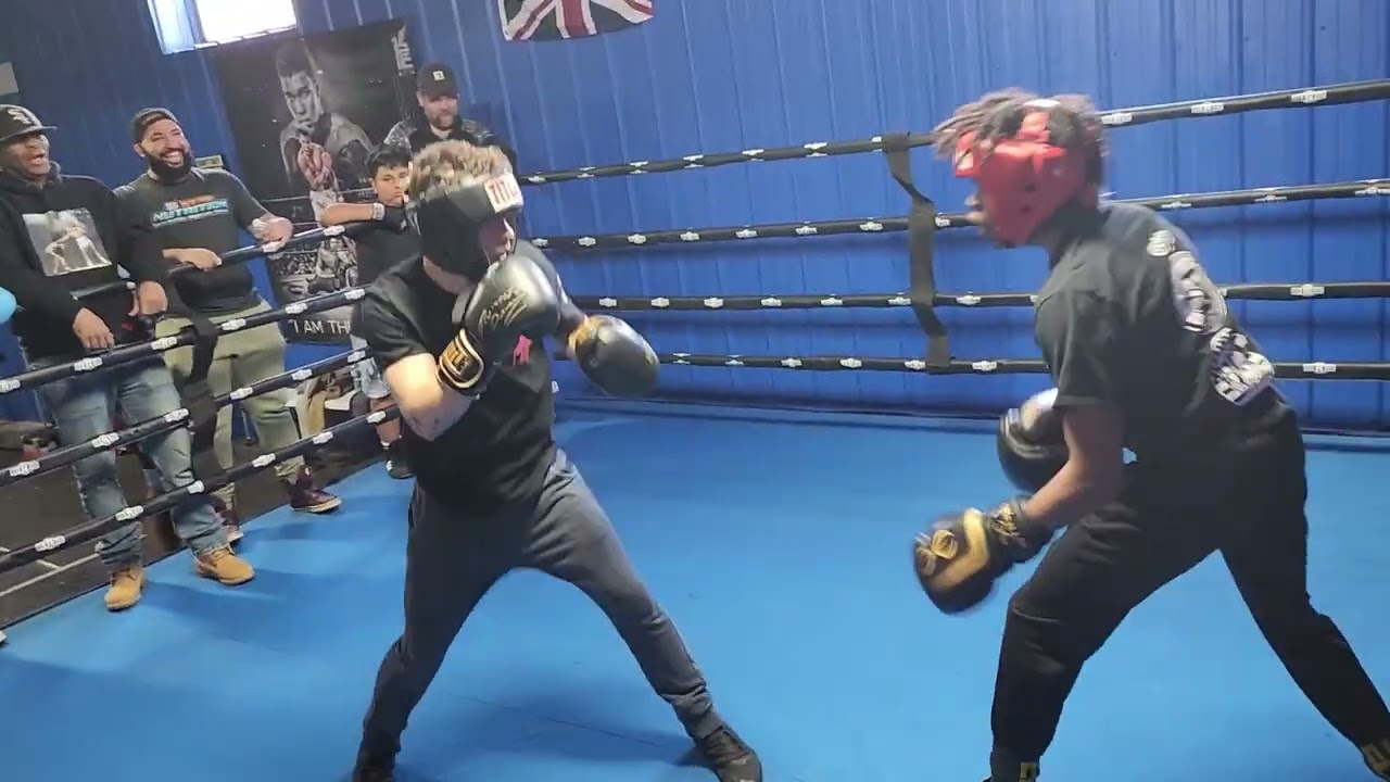 Amatuer Champion Boxer Yashin handing out free boxing lessons